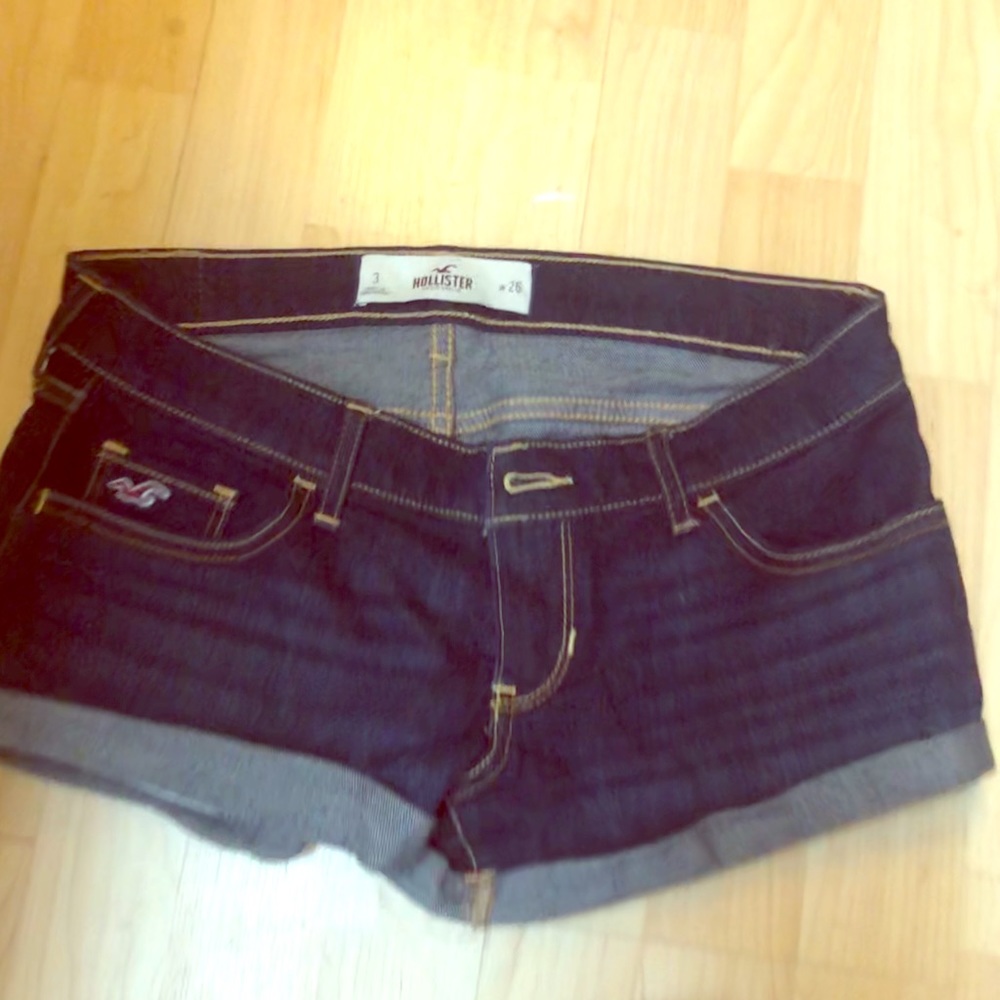 NWOT - Hollister Jean Shorts sz 3 sz 26